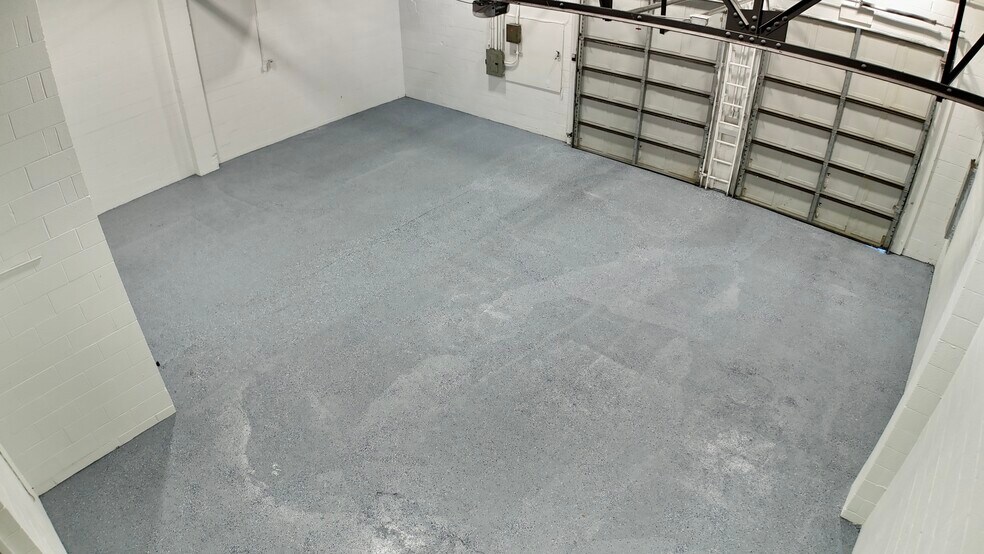 More Photos Of 5729-5731 S Beech Daly Rd, Dearborn Heights Warehouse For Sale