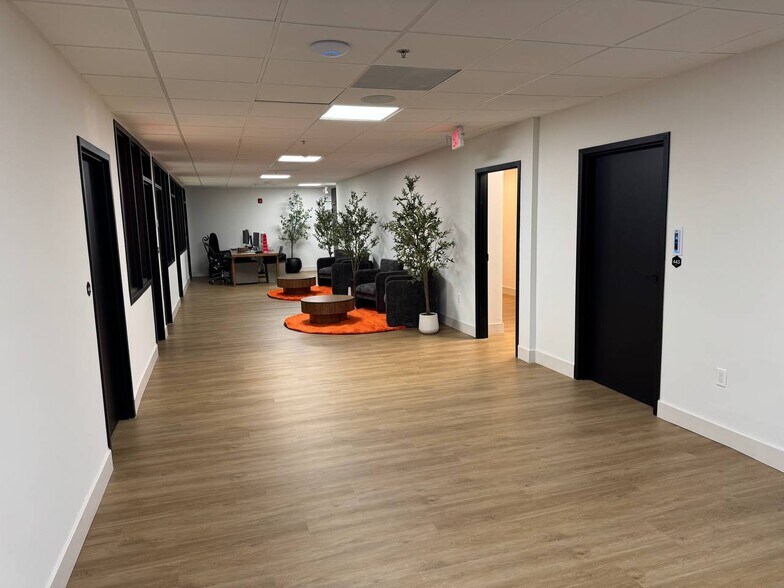 More Photos Of 6698 68th Ave N, Pinellas Park Coworking Space