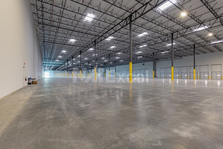 More Photos Of 2880 Simmons St, North Las Vegas Distribution For Sale