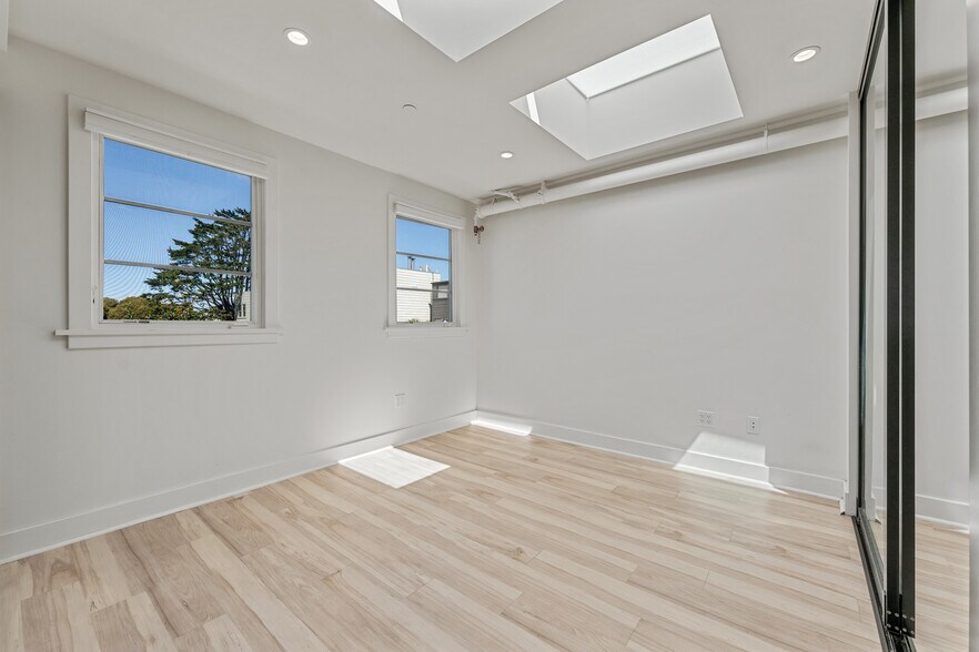 More Photos Of 320 Judah St, San Francisco Loft Creative Space For Lease