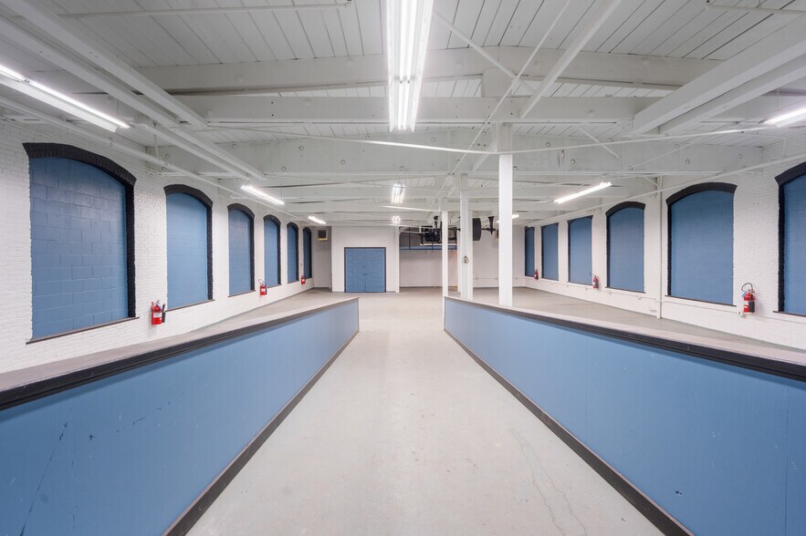 More Photos Of 56 Sterling St, Clinton Manufacturing For Lease