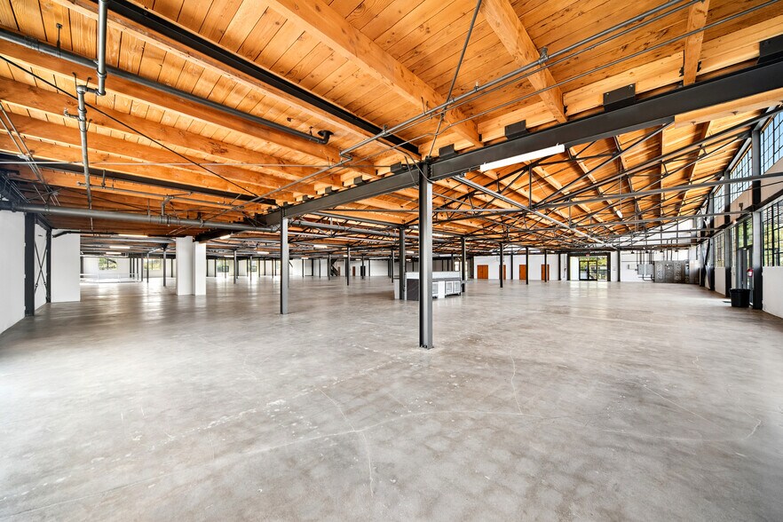 More Photos Of 4000-4010 Chevy Chase Dr, Los Angeles Unknown For Lease