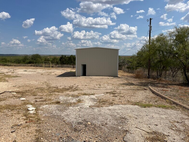 More Photos Of 2306 E Broadway St, Sweetwater Truck Terminal For Lease