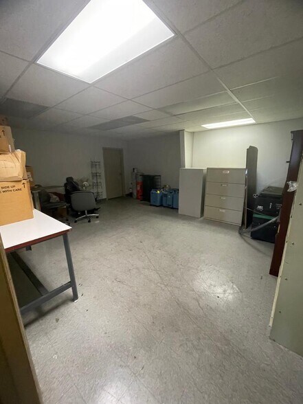 More Photos Of 401 Commerce Way, Longwood Light Manufacturing For Sale