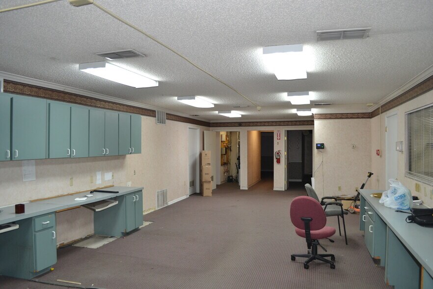 More Photos Of 200 W Lyon St, Laredo Healthcare For Sale
