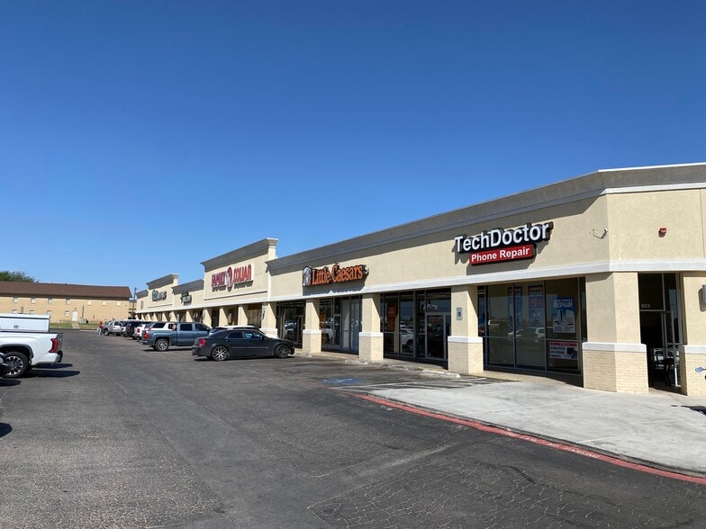 More Photos Of 625 E 42nd St, Odessa Unknown For Lease