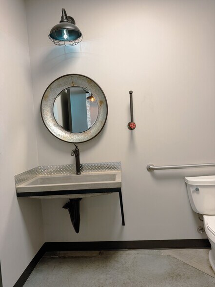 More Photos Of 1713 S Peoria Ave, Tulsa Medical For Lease
