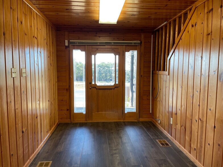 More Photos Of 4225 E Highway 290, Dripping Springs Office For Lease