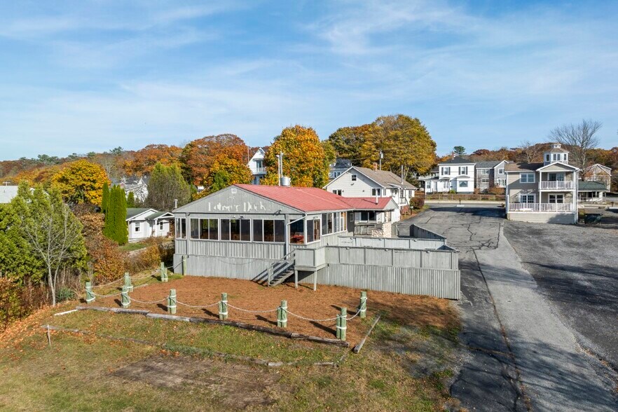 More Photos Of 47 & 49 Atlantic Avenue, Boothbay Harbor Flex For Sale