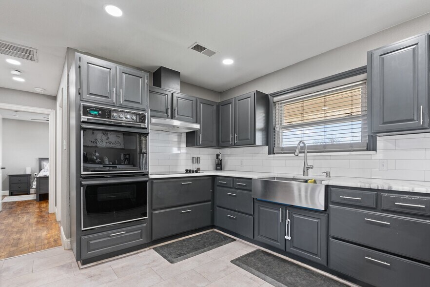 More Photos Of 1641 E Henderson St, Cleburne Land For Sale