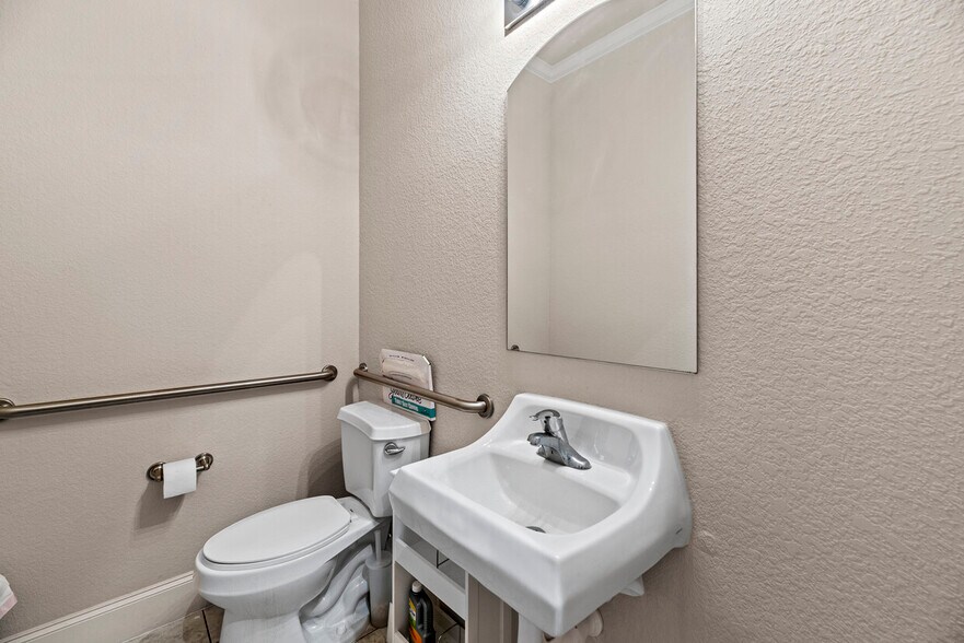 More Photos Of 1826 Snake River Rd, Katy Medical For Sale