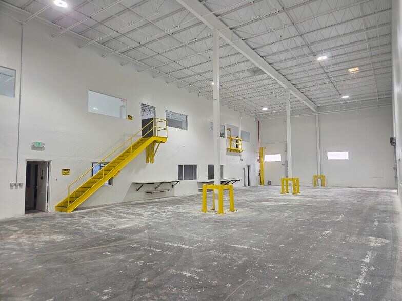 More Photos Of 3443 NW 107th St, Miami Warehouse For Lease