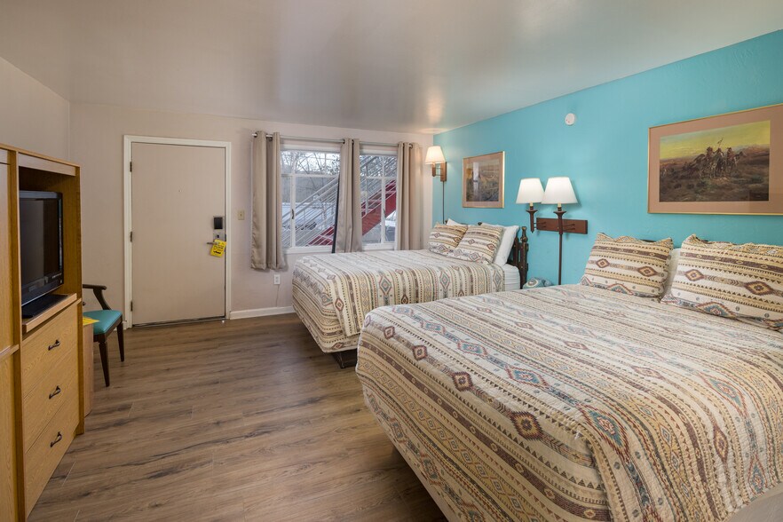 More Photos Of 166 S 400 E, Moab Hotel For Sale