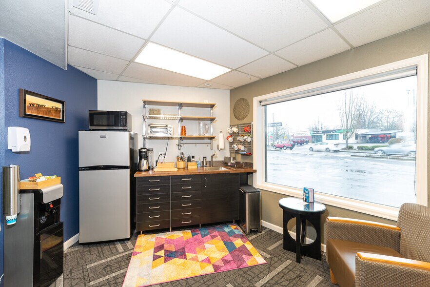 More Photos Of 8414 SW Barbur Blvd, Portland Office For Lease