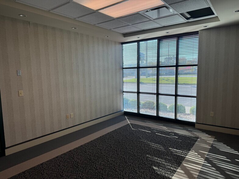 More Photos Of 7770 Us-72 Hwy, Madison Bank For Lease