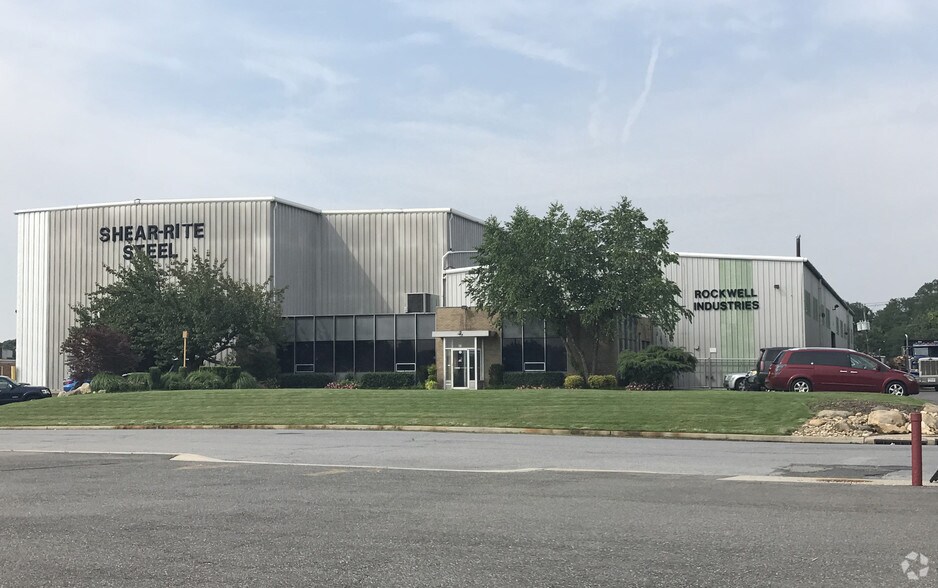 Primary Photo Of 80 Newtown Rd, Plainview Warehouse For Lease