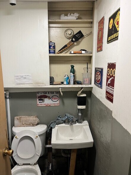 More Photos Of 172-74 W Wingohocking St, Philadelphia Auto Repair For Sale