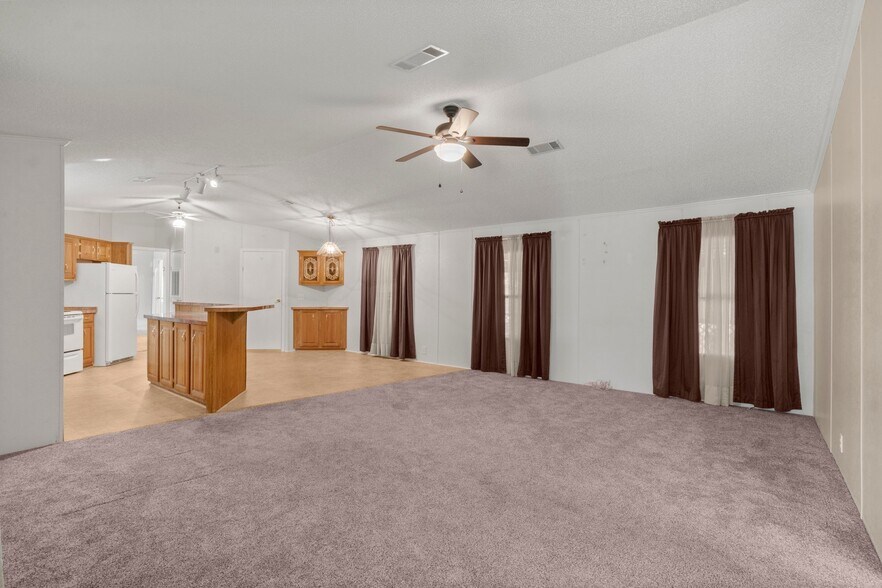 More Photos Of 3318 SH-146S, Livingston Mixed Retail For Sale