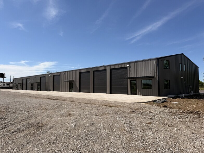 Primary Photo Of 191 E Lone Oak Rd, Valley View Warehouse For Lease