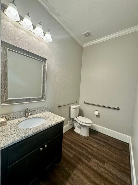 More Photos Of 19535 Champion Forest Dr, Spring Office For Sale