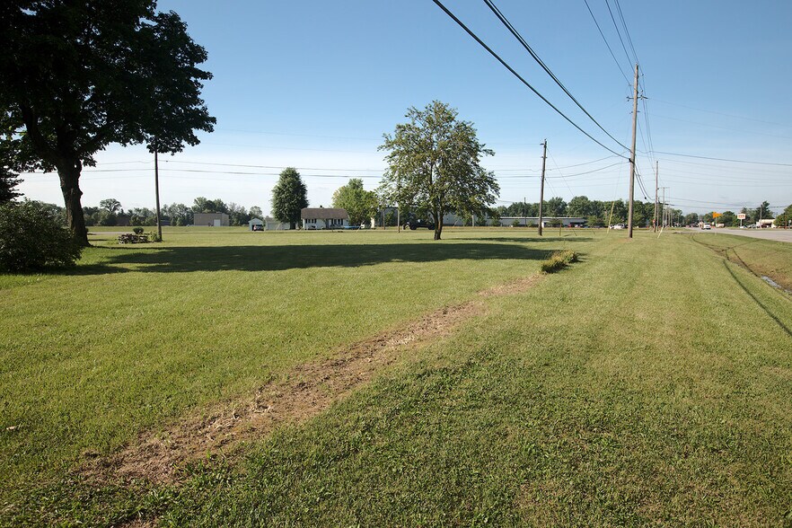 More Photos Of 0 Broadway St, Fortville Land For Sale