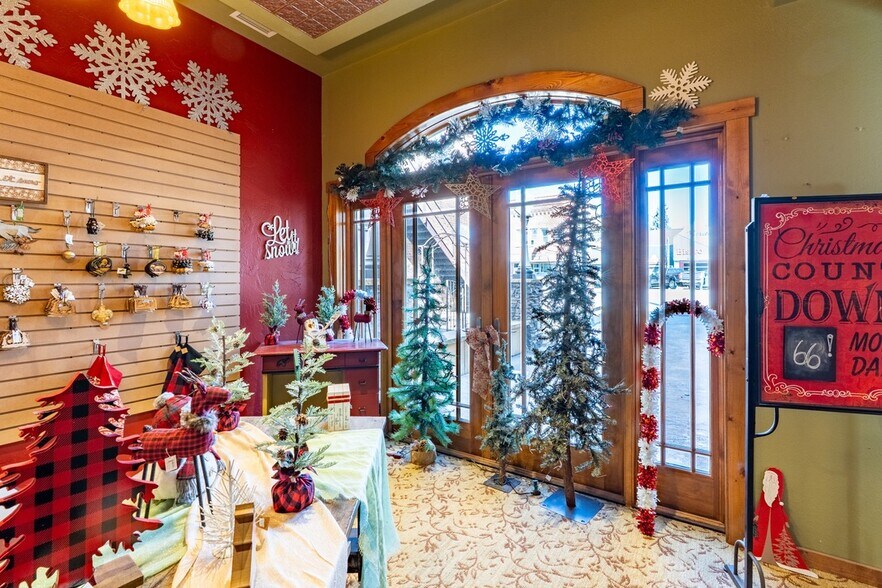 More Photos Of 528 Mount Rushmore Rd, Custer Restaurant For Sale