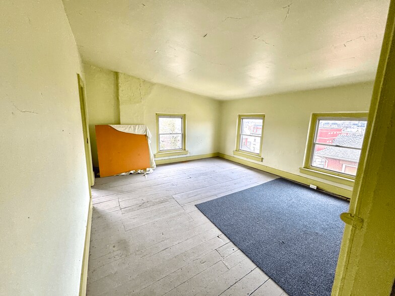 More Photos Of 264 Walnut St, Phoenixville Apartments For Sale