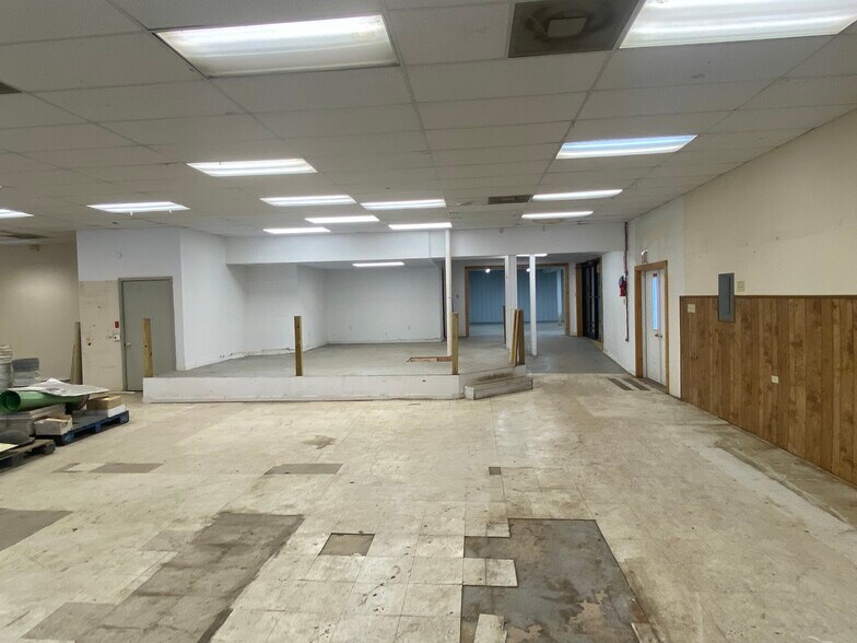 More Photos Of 115 N Exchange St, Geneva Storefront For Sale