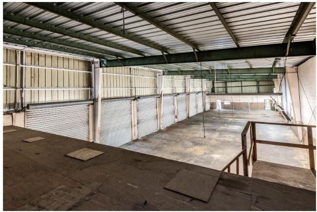 More Photos Of 12477 66th Street North, Largo Auto Repair For Lease