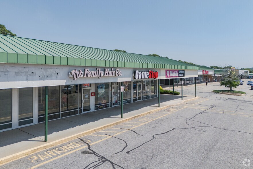 More Photos Of 1500 Diamond Hill Rd, Woonsocket General Retail For Lease