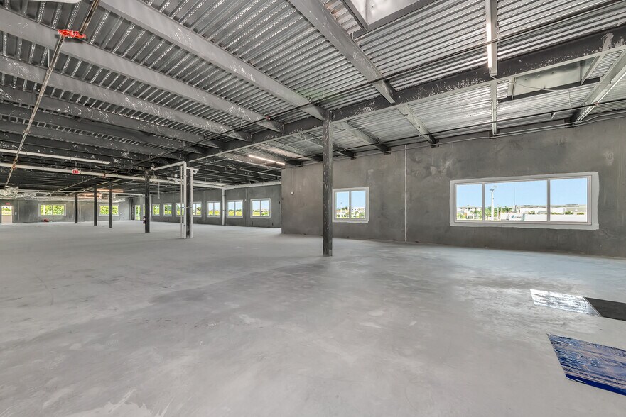 More Photos Of 2851 Height St, Sarasota Medical For Lease