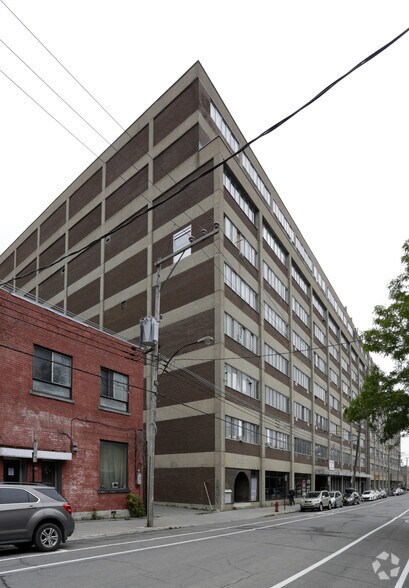 More Photos Of 5425 Av Casgrain, Montréal Loft Creative Space For Lease