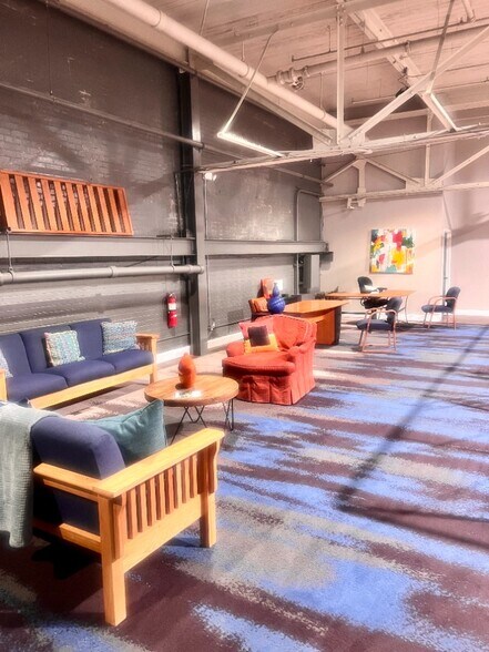 More Photos Of 416 S Glenwood Ave, Dalton Light Manufacturing For Sale