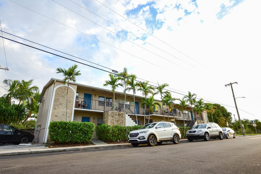 Primary Photo Of 409 4th Ave N, Lake Worth Apartments For Sale
