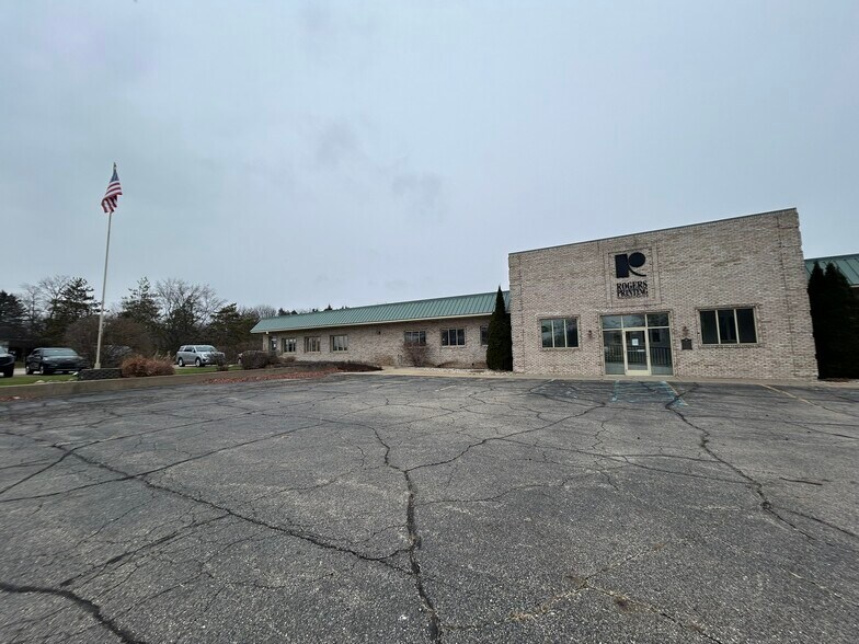 More Photos Of 3340-3350 Main St, Ravenna Light Manufacturing For Sale