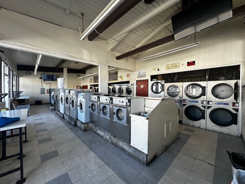 More Photos Of 1861 Orchard Ave, San Leandro Supermarket For Lease