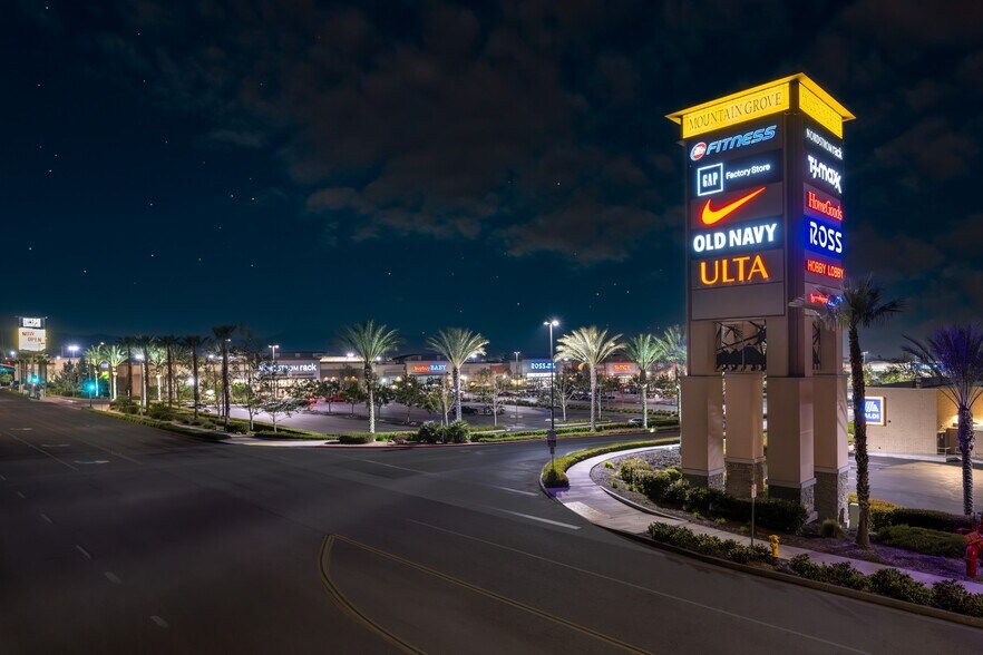 More Photos Of 27651 San Bernardino Ave, Redlands Unknown For Lease