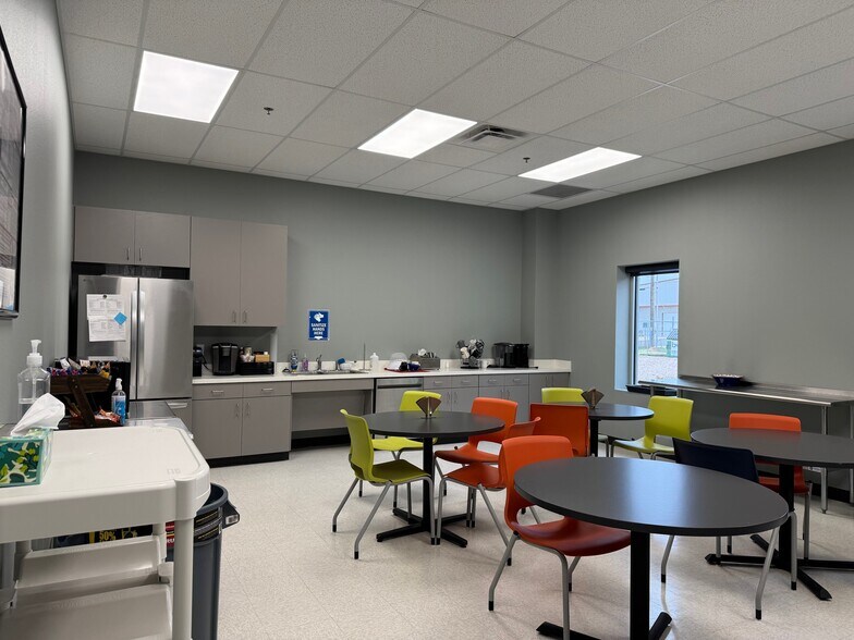 More Photos Of 5936 Imperial Loop, College Station Industrial For Lease