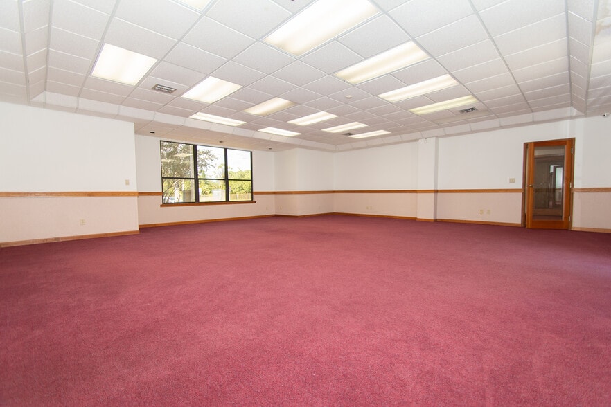 More Photos Of 300 E New Haven Ave, Melbourne Office For Sale