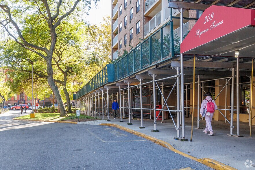 More Photos Of 309 Lafayette Ave, Brooklyn Multifamily For Sale