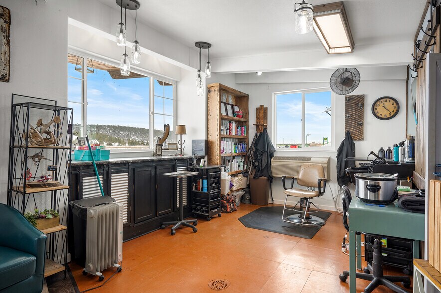 More Photos Of 330 W US-14 Hwy, Sundance General Retail For Sale