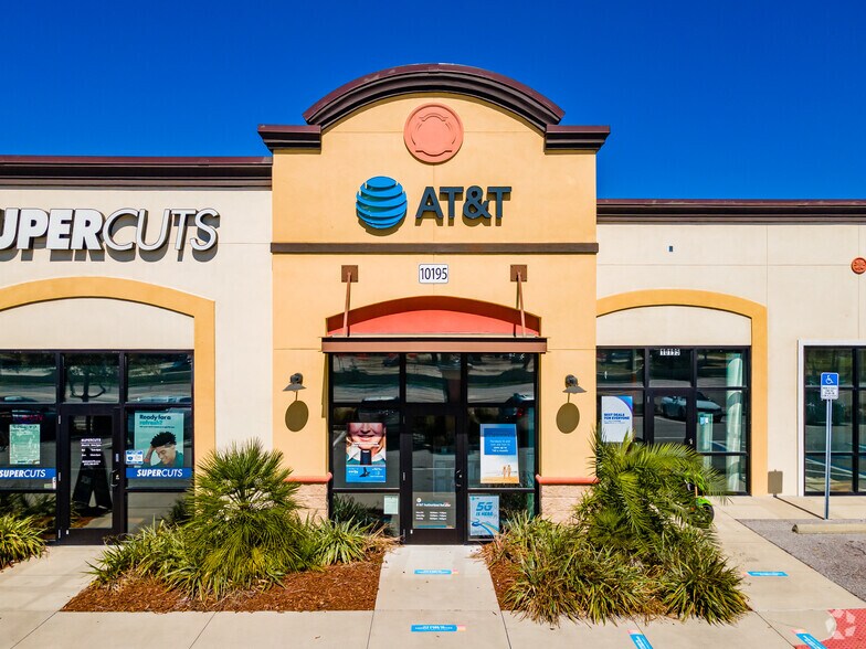 More Photos Of 10195 Bay Pines Blvd, Saint Petersburg Storefront For Lease