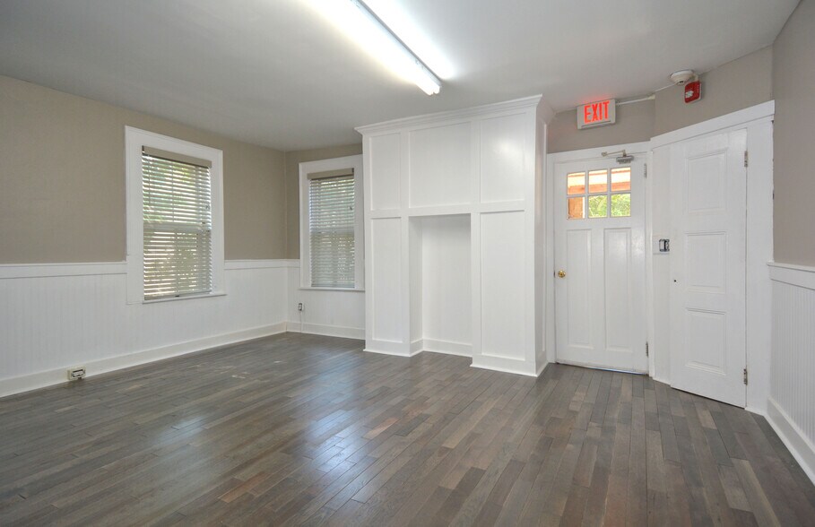 More Photos Of 20 Leigh St, Clinton Township Apartments For Sale