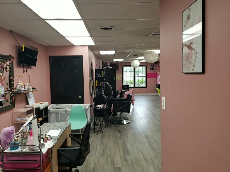 More Photos Of 4700 Stamp Rd, Marlow Heights General Retail For Lease