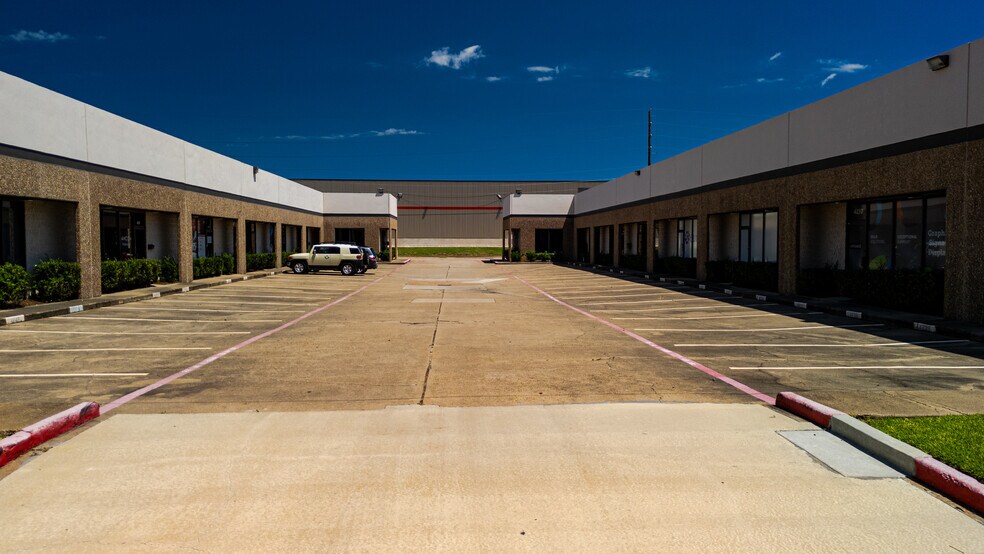 More Photos Of 4230-4246 Bluebonnet Dr, Stafford Unknown For Lease