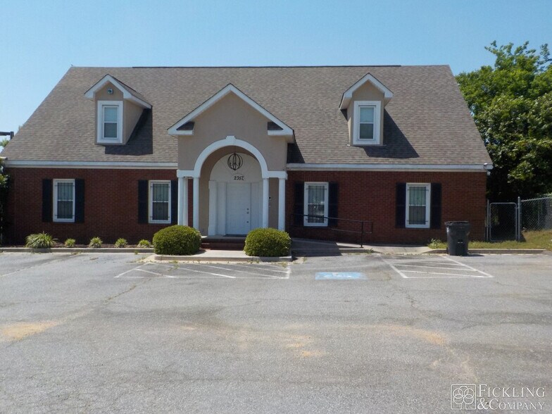 Primary Photo Of 2357 Pio Nono Ave, Macon-Bibb Medical For Sale