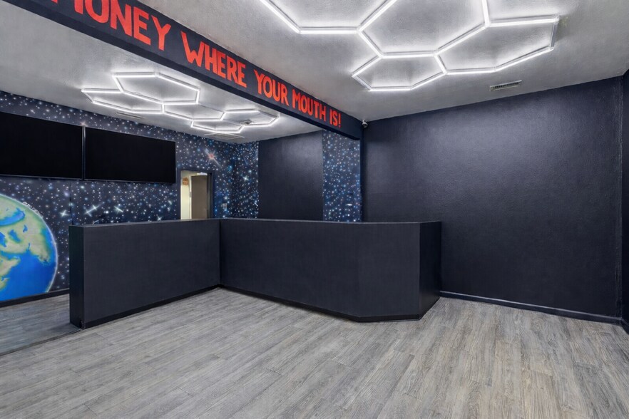 More Photos Of 2135 Bandera, San Antonio Medical For Sale