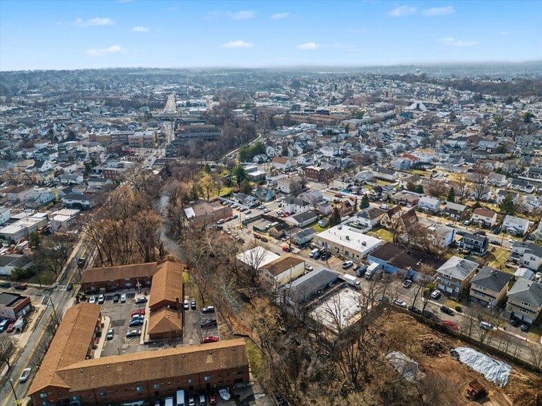 More Photos Of 17 Vreeland St, Lodi Warehouse For Sale