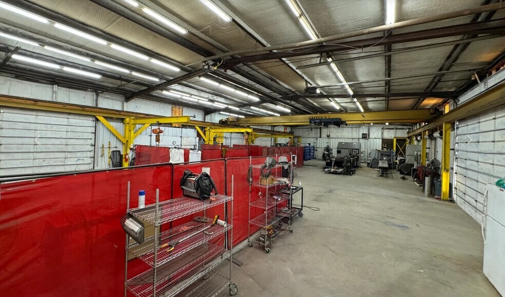 More Photos Of 1415 W Summit Ave, Ponca City Industrial For Sale