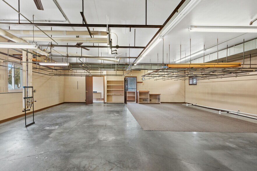 More Photos Of 1008 Union St, Stevens Point Flex For Sale